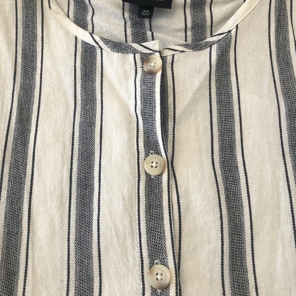 WHO WHAT WEAR / NWOT/WOMEN'S STRIPED SLEEVELESS TIE WRAP BUTTON-UP SHIRT/ M - Picture 2 of 12